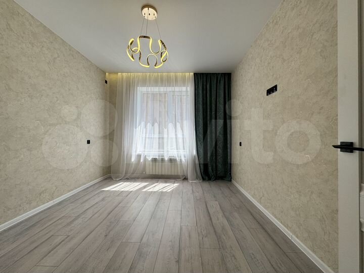 2-к. квартира, 65 м², 4/20 эт.