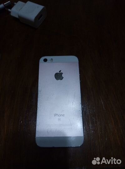 iPhone SE, 32 ГБ