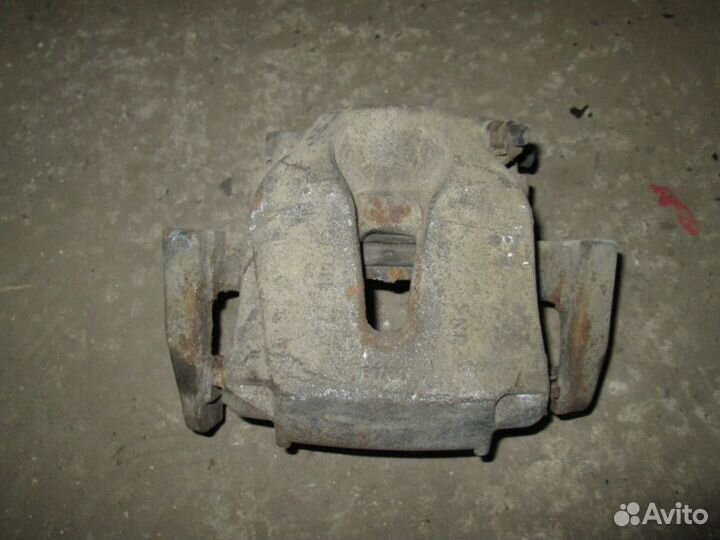 Суппорт передний правый BMW X6 E71