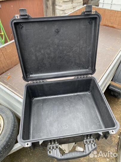 Защитный кейс Peli 1550
