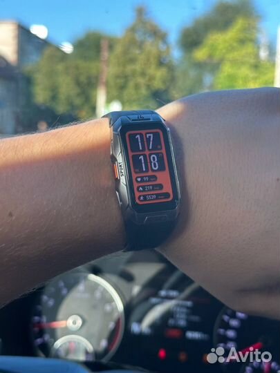 Новый защищенный фитнес браслет Kospet Tank X1