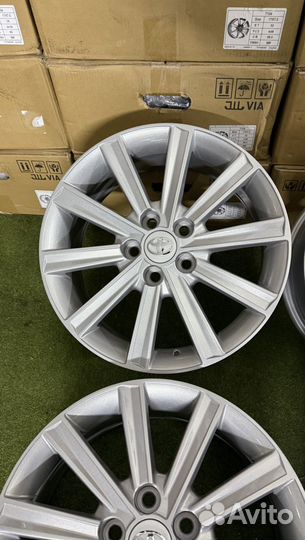 Camry v50 R17 Оригинал