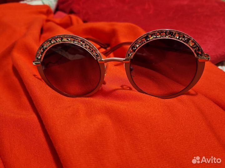 Солнцезащитные очки женские брендовые