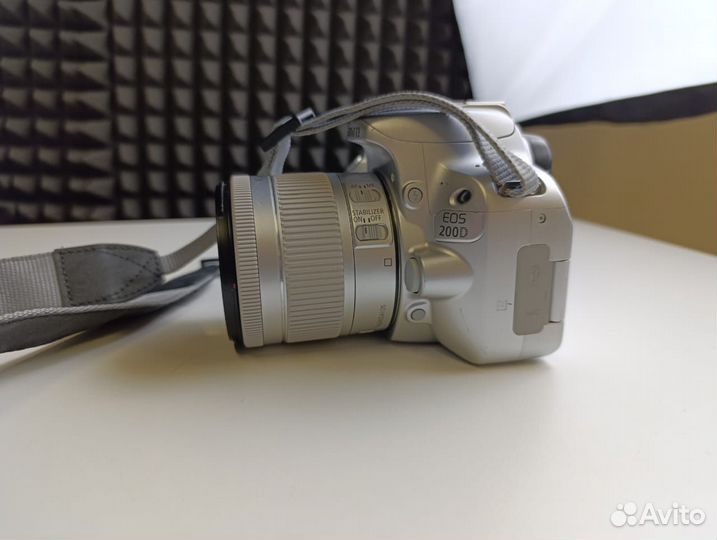 Фотоаппарат canon EOS 200d
