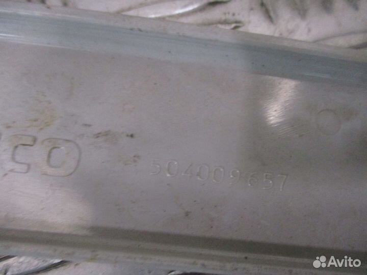 Накладка Iveco 504009657