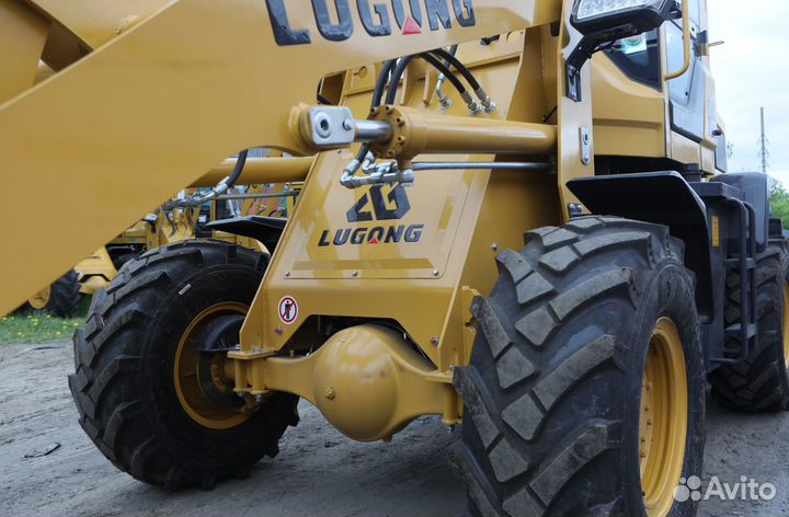 Фронтальный погрузчик LuGong T 928, 2023