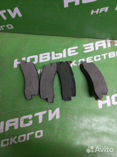 Задние тормозные колодки Toyota Corolla 1998