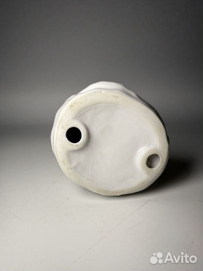 Фарфоровая статуэтка