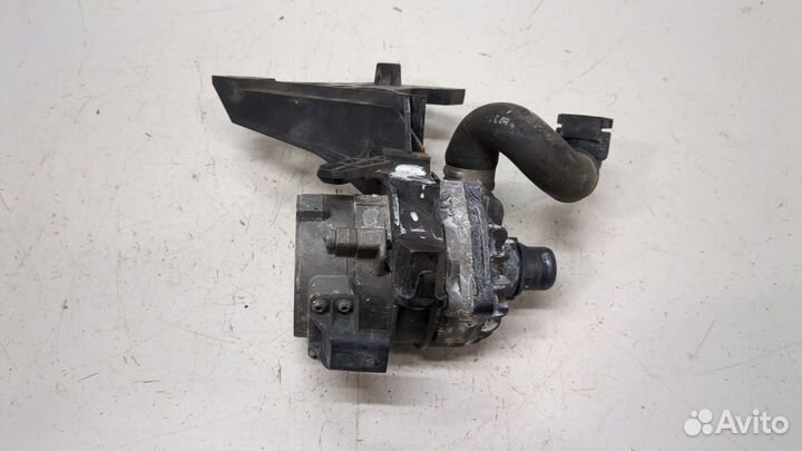 Насос водяной BMW 7 F01, 2011