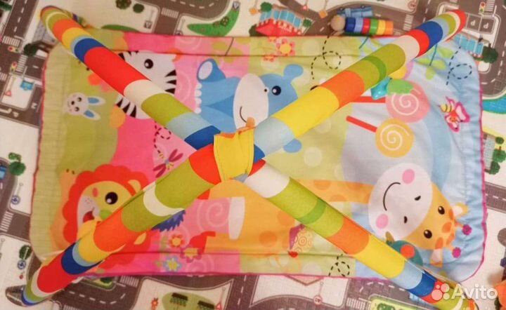 Развивающий коврик и пакет с игрушками