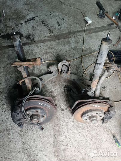 Поворотный кулак mercedes w202