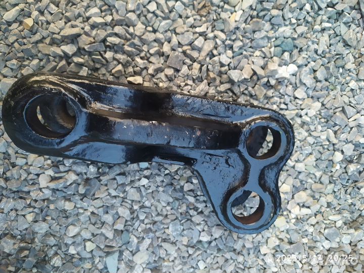 Серьга на трактор