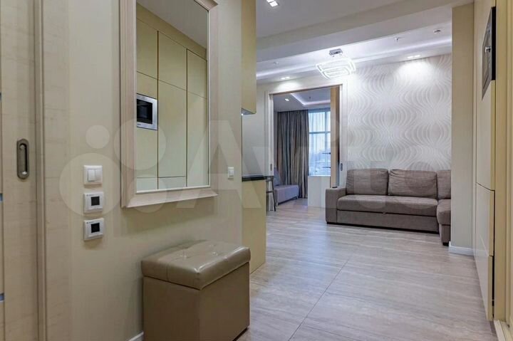 2-к. квартира, 56 м², 8/17 эт.