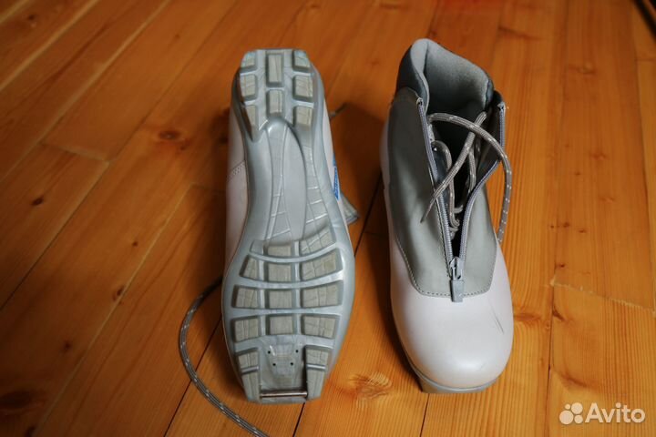 Комплект лыж с ботинками и палками