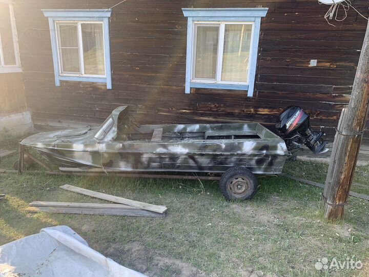 Продам лодку с мотором
