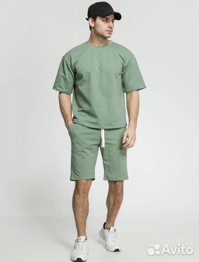 Комтюм с шортами и футболкой спортивный летний