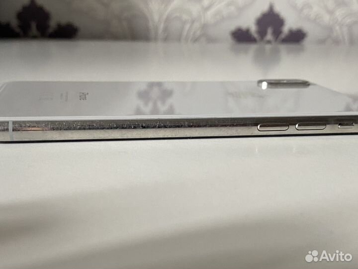 Телефон iPhone X