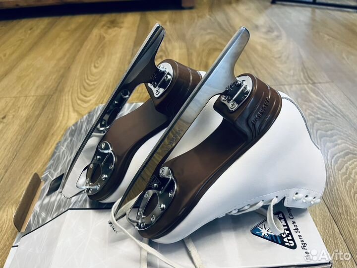 Фигурные коньки jackson artiste 29