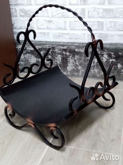 Дровница для камина