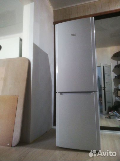 Холодильник Hotpoint Ariston