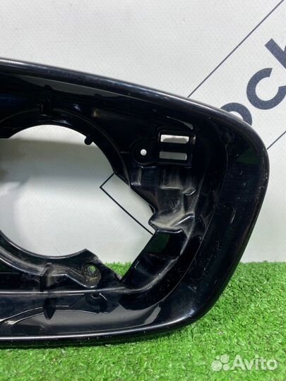 Накладка крепления зеркала правая Bmw 5-Series G30