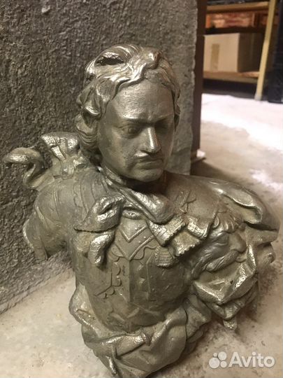 Бюст Петра 1