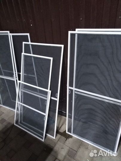 Москитные сетки на окна и двери