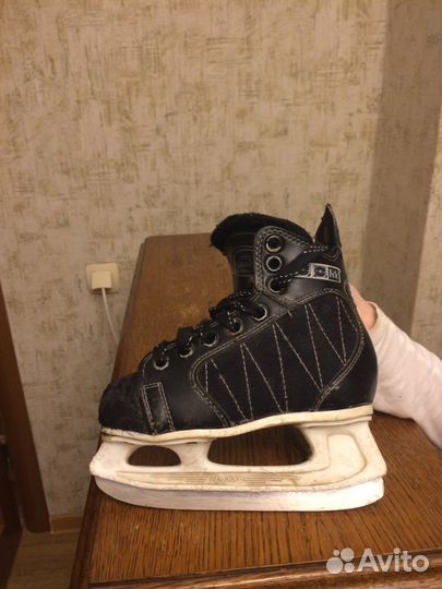 Коньки хоккейные