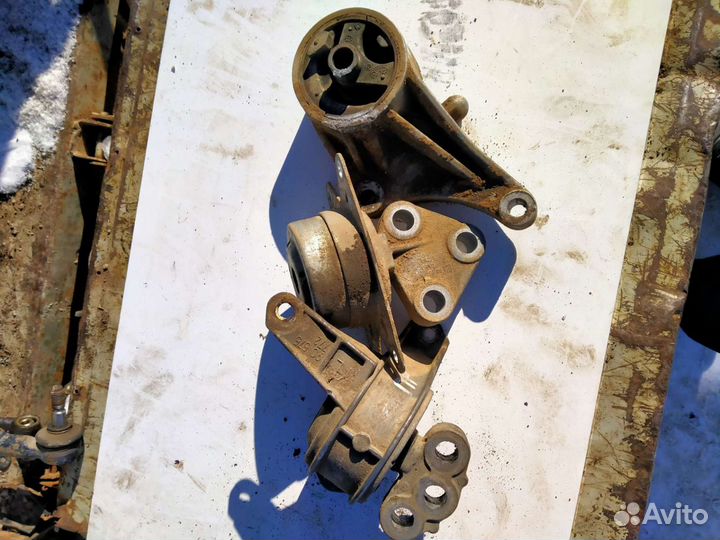 Опора двигателя Опель астра G. 98-05. 1.8 л