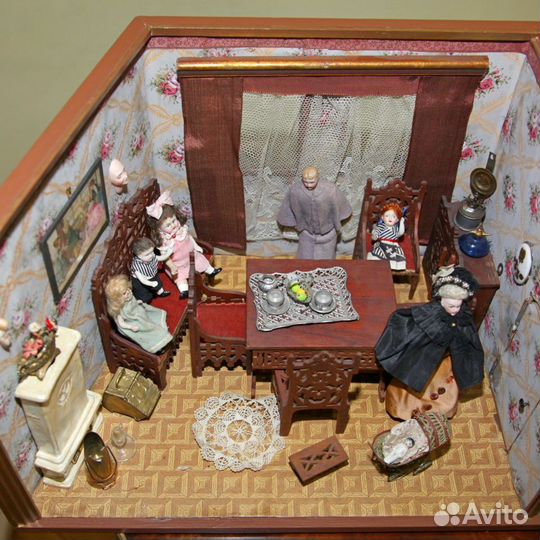Антикварная немецкий кукольный домик
