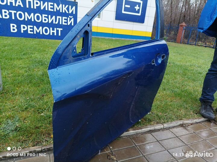 Дверь на Лада Веста св