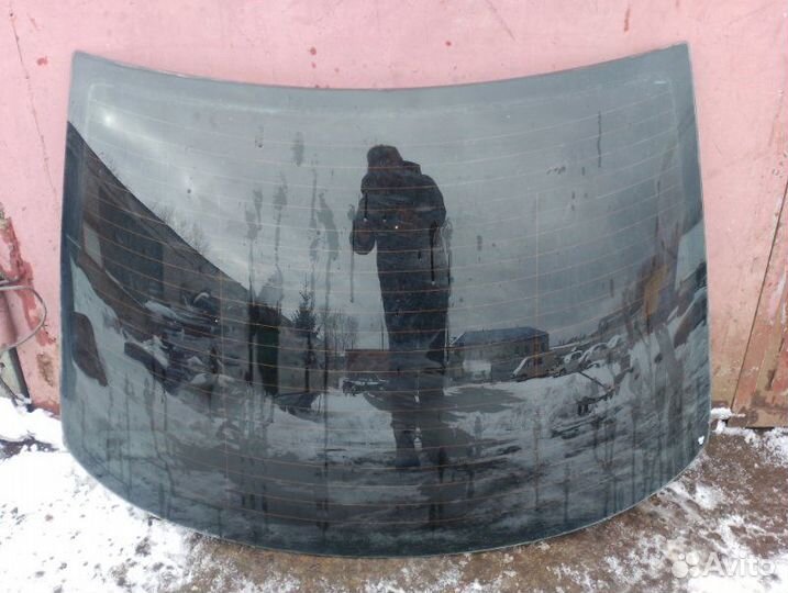 Стекло заднее Audi A4 B5 AEB 1999