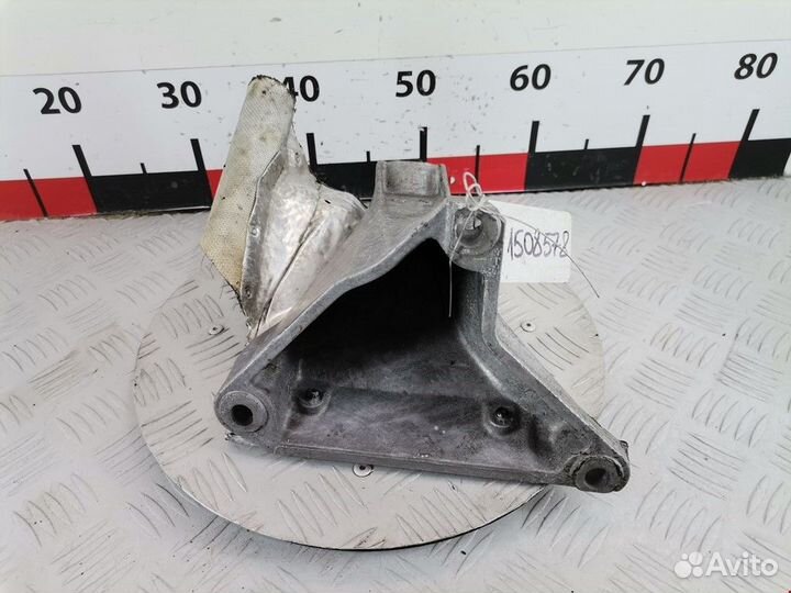 Кронштейн двигателя Volkswagen Passat B5 1999