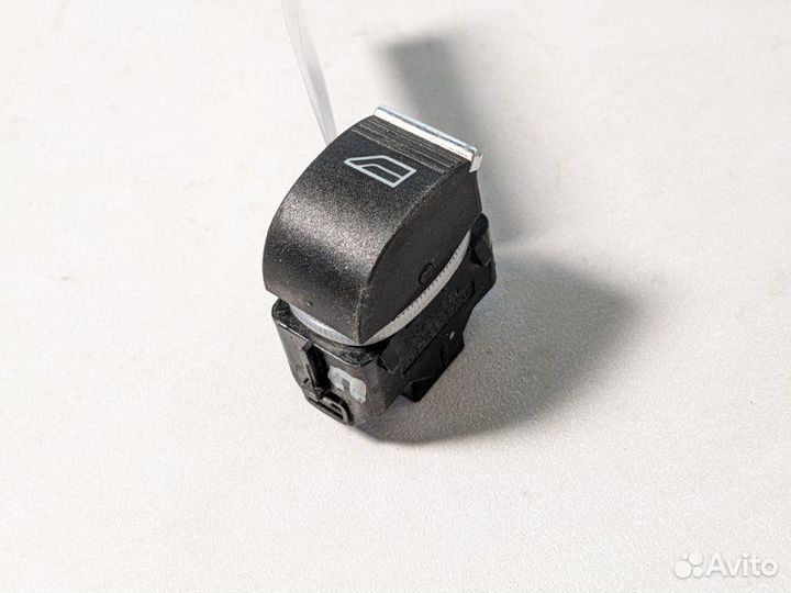 Кнопка стеклоподъемника задняя Ford Focus седан