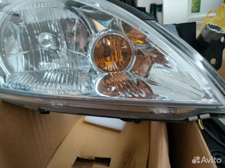 Фары на mitsubishi lancer 9