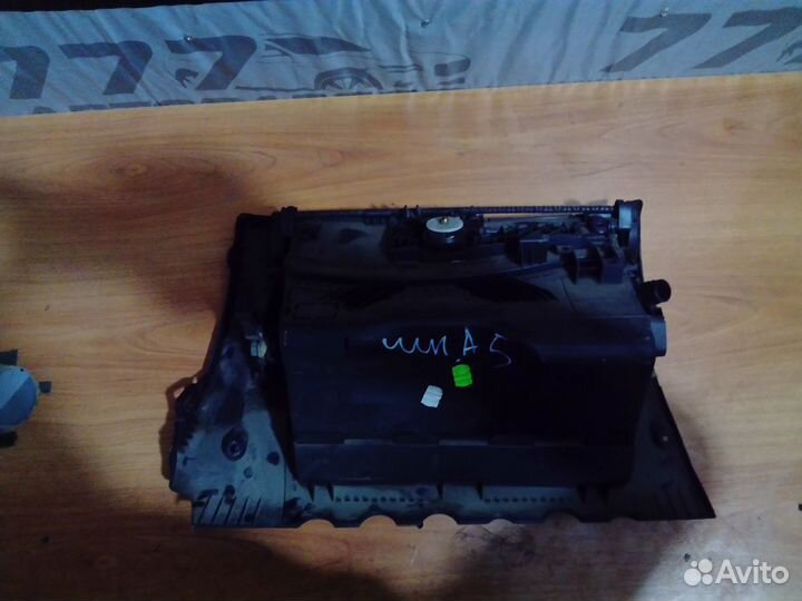 Бардачок на Skoda octavia a5 дорест