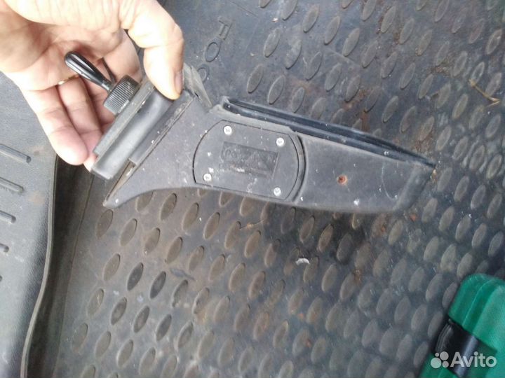 Зеркало заднего вида