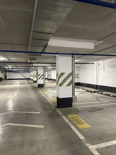 Машиноместо, 14 м²