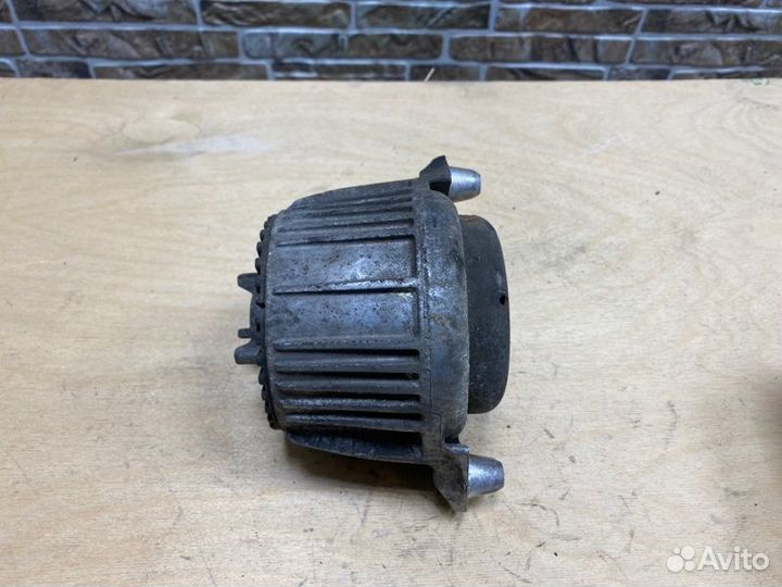 Подушка двигателя Mercedes-Benz E-Class W212 2011