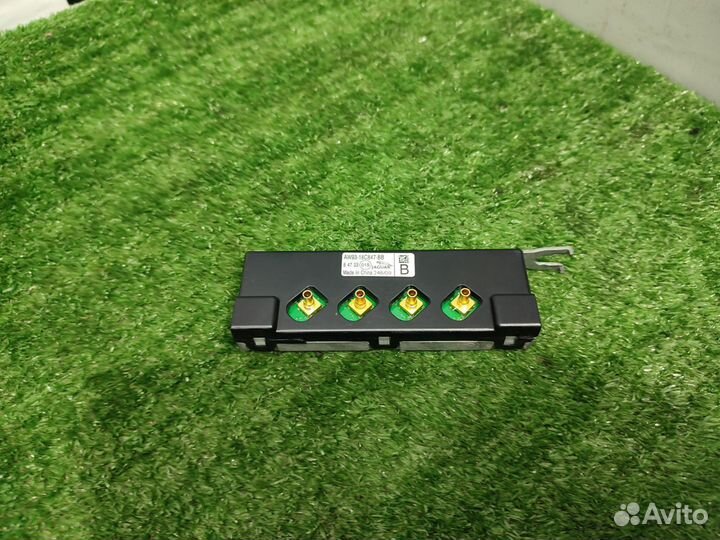 Усилитель антенны Jaguar XJ X351 2010 AW9318C847BB