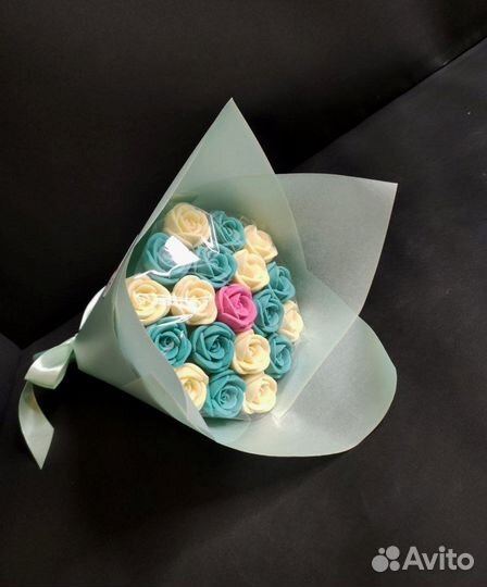 Букет - 19 Роз из Белого Шоколада