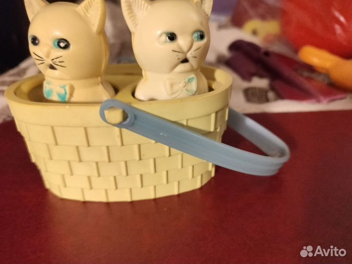 Котята в корзинке