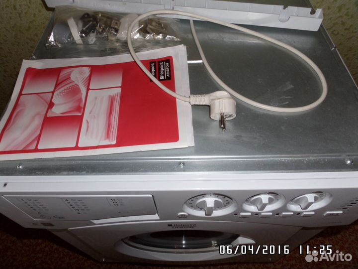 Встраиваемая стиральная машина Hotpoint-Ariston