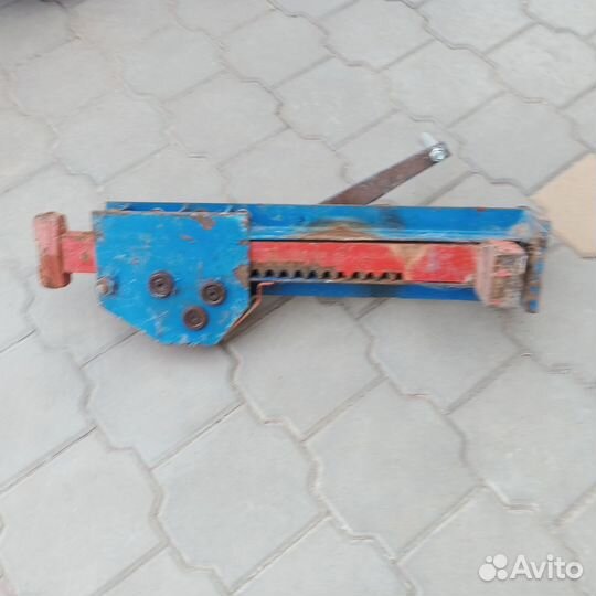 Домкрат реечный продам