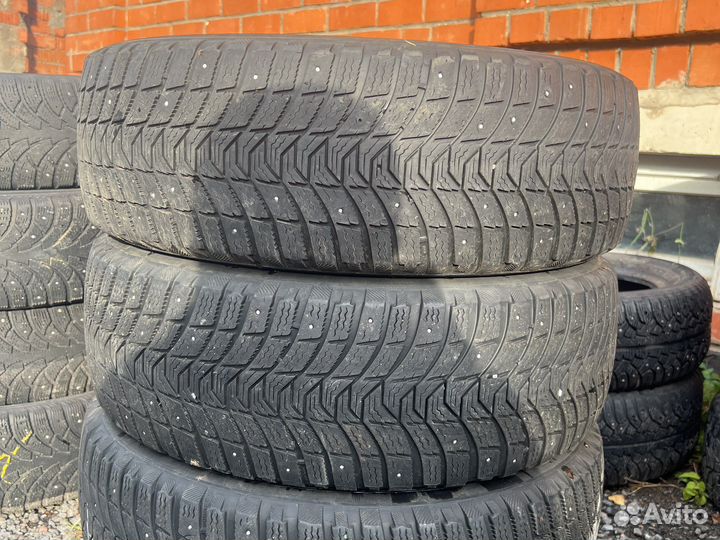 Michelin X-Ice North 3 215/65 R16