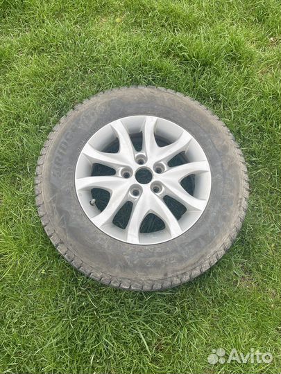 Bridgestone Blizzak Ice 215/70 R16