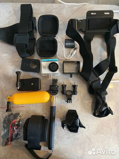 Xiaomi YI action camera + Жирный комплект