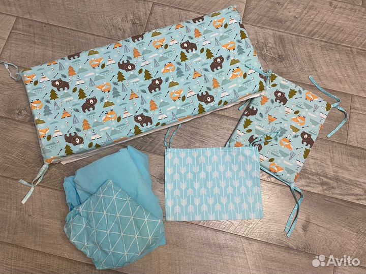 Бортики и простыни на кругло-овальную кроватку