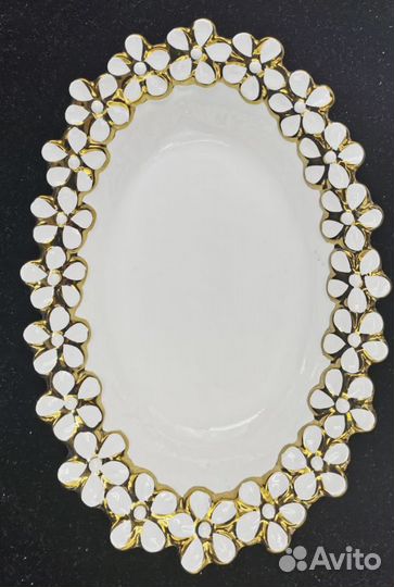 Блюдо фарфоровое 24*17 см