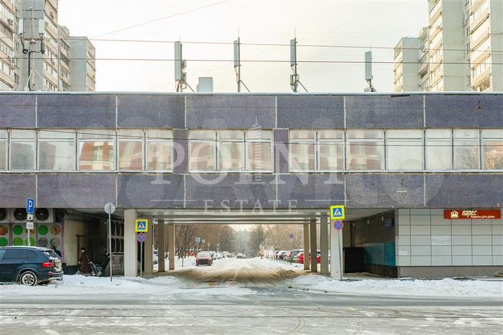 Сдам торговое помещение, 979 м²